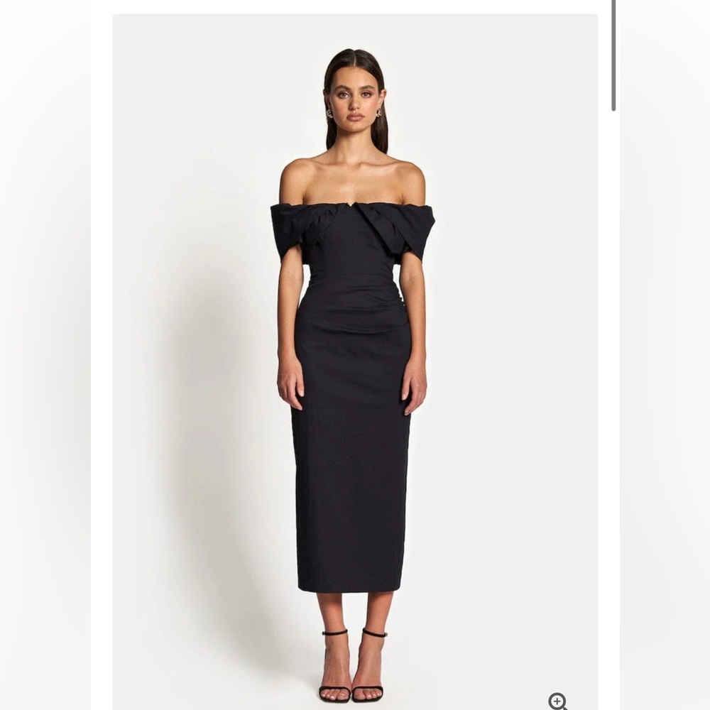 SOFIA the Label - Off-Shoulder Black Dress [L]